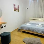 - Lejlighed Tirana